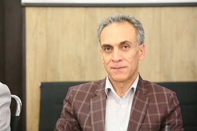 علیرضا کمیزی